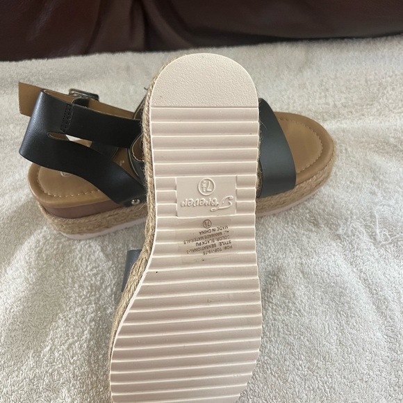 Forever Wedge Sandals - Picture 5 of 7